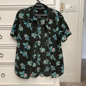 #0394 Black with Blue Flowers Button Up Size M Brand Quicksilver